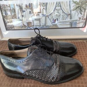 Men's Stanley Blacker Hand Made Italian Black/Brown Captoe Oxfords. Size 11W